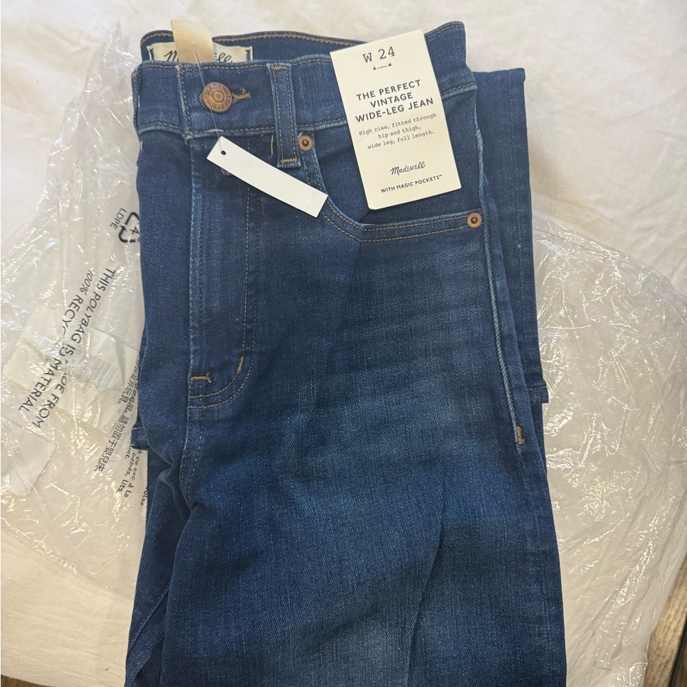 Madewell BNWT The Perfect Vintage Wide-Leg Jean, Size 24.